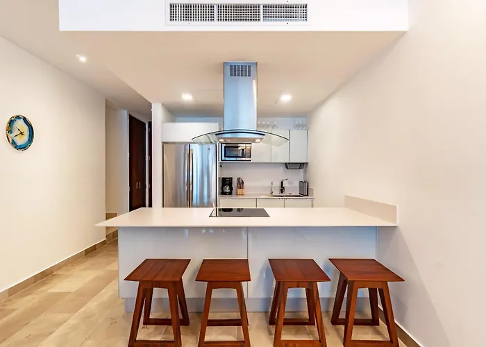 Mamita's Designer Penthouse Private Deck *