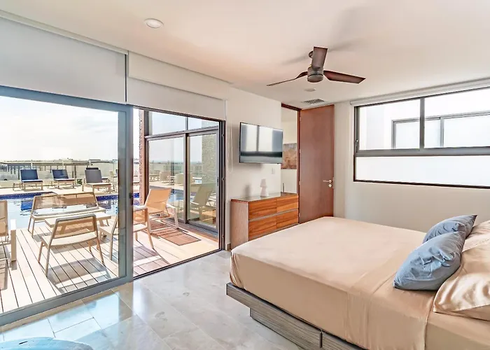 Mamita's Designer Penthouse Private Deck Apartment